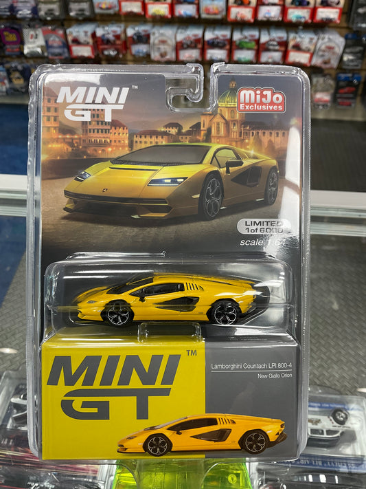 MiniGT 733 Lamborghini Countach LPI 800-4 New Giallo Orion