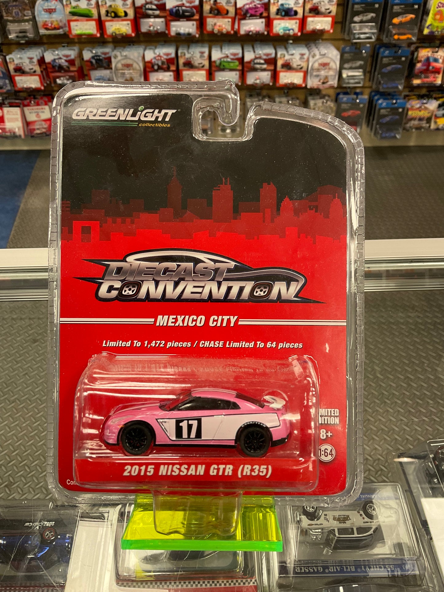 Greenlight Collectibles Diecast Convention Mexico City 2015 Nissan GTR R35 Pink