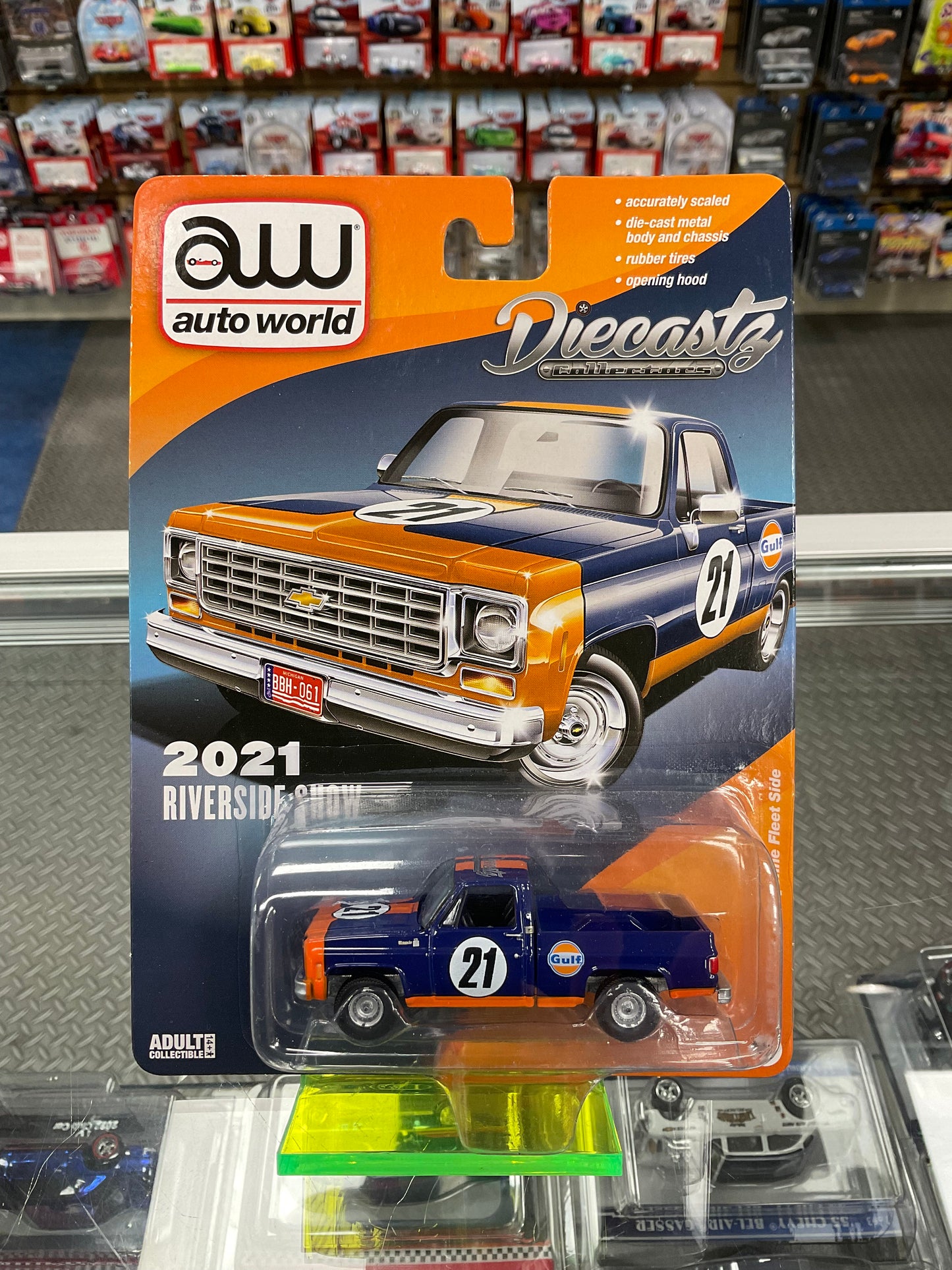 Auto World DiecastZ Exclusive 1976 Chevy Cheyenne Fleet Side Gulf Navy Blue