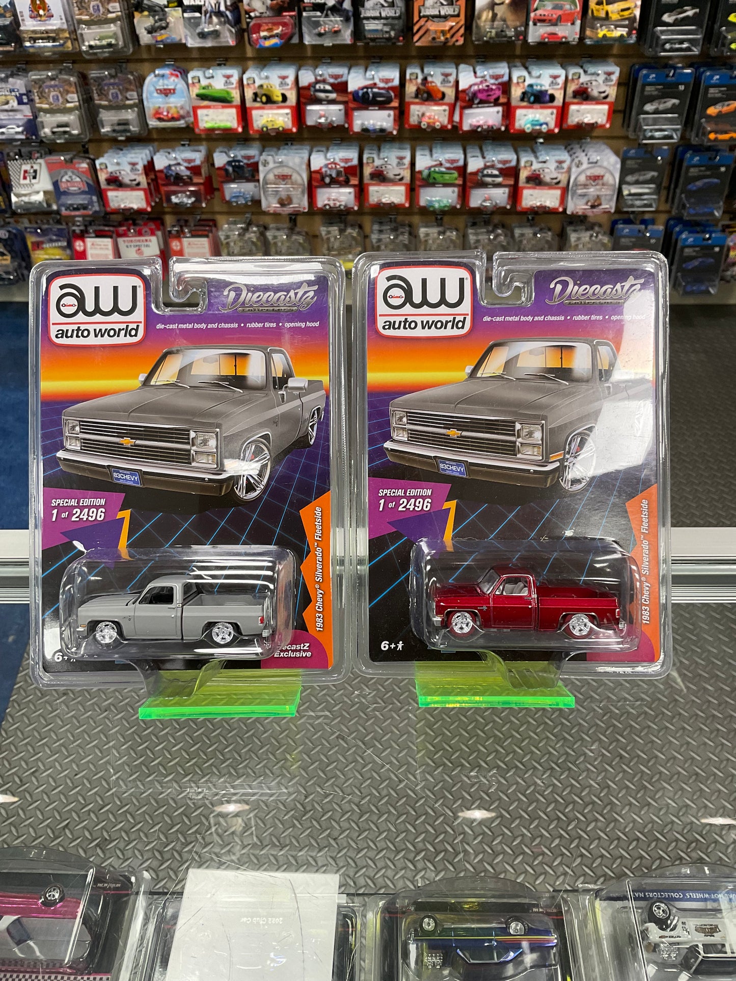 Auto World DiecastZ Exclusive 1983 Chevy Silverado Fleetside Grey Chase and Regular Diecastz Exclusive