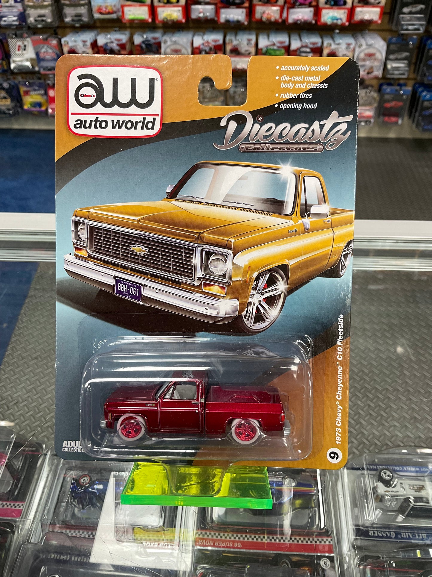 Auto World DiecastZ Exclusive 1973 Chevy Cheyenne C10 Fleetside Gold Chase and Regular Diecastz Exclusive