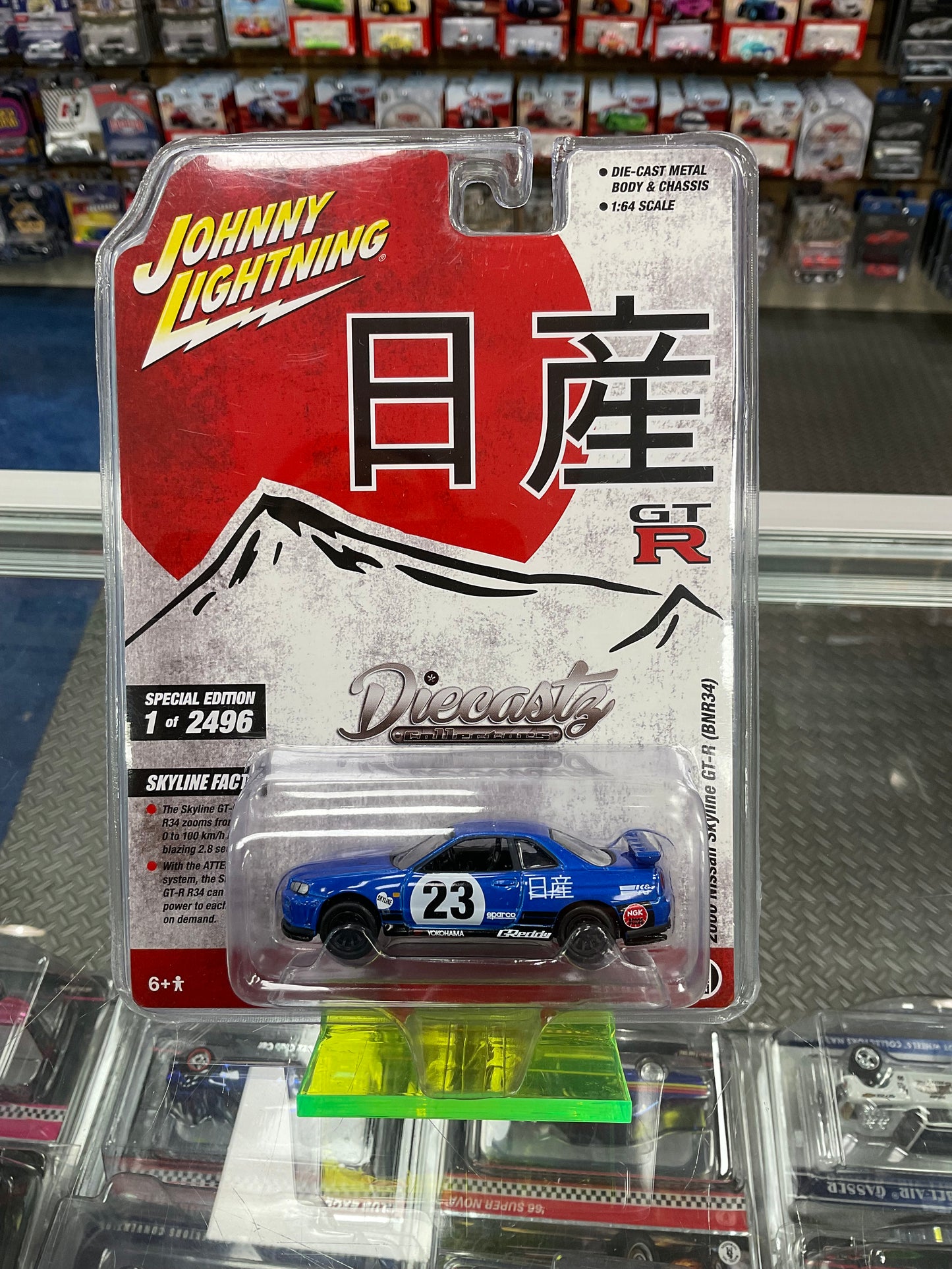 Johnny Lightning Diecastz Exclusive 2000 Nissan Skyline GT-R BNR34 Chase and Regular Diecastz Exclusive