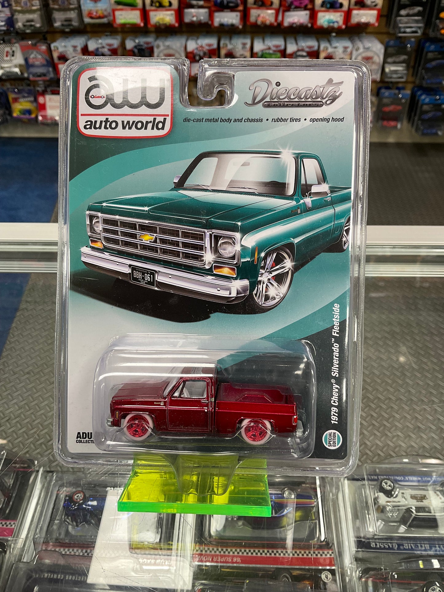 Autoworld Diecastz Exclusive 1979 Chevy Silverado Fleetside Aqua Blue Chase and Regular Diecastz Exclusive