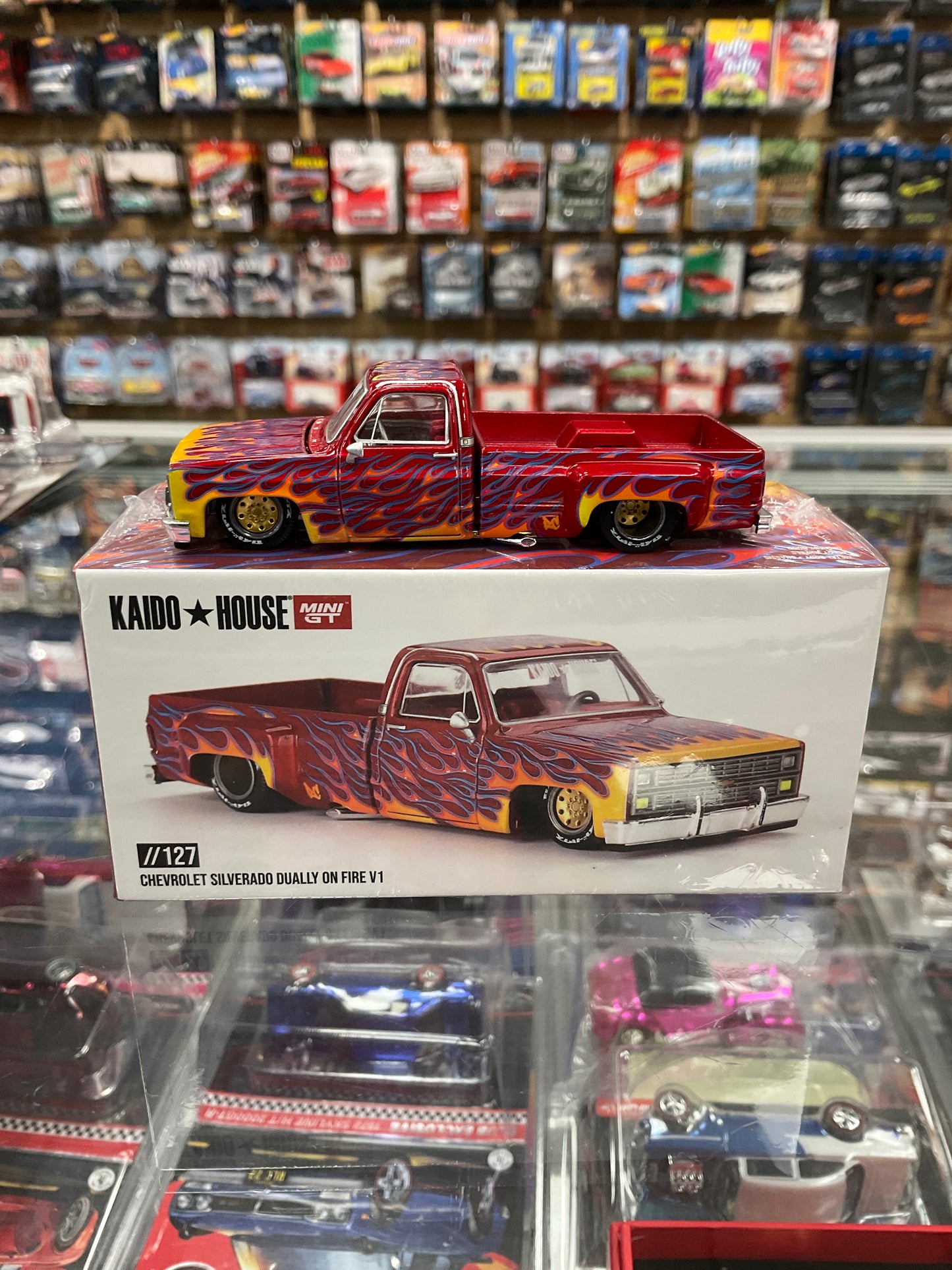 Kaido House 127 Chevrolet Silverado Dually on Fire V1