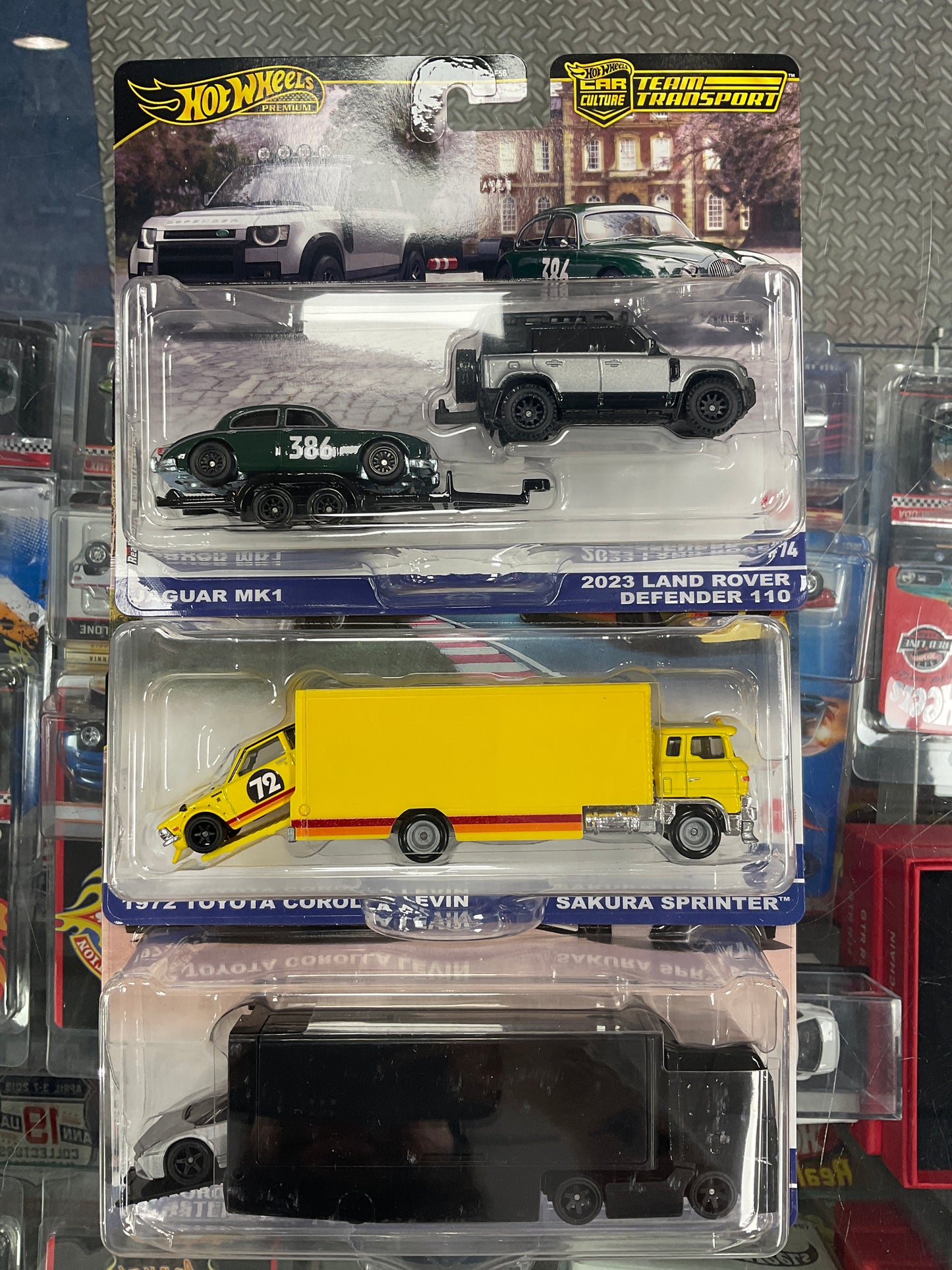 Hot wheels Team Transport set E Lamborghini,Jaguar,and Toyota Corolla