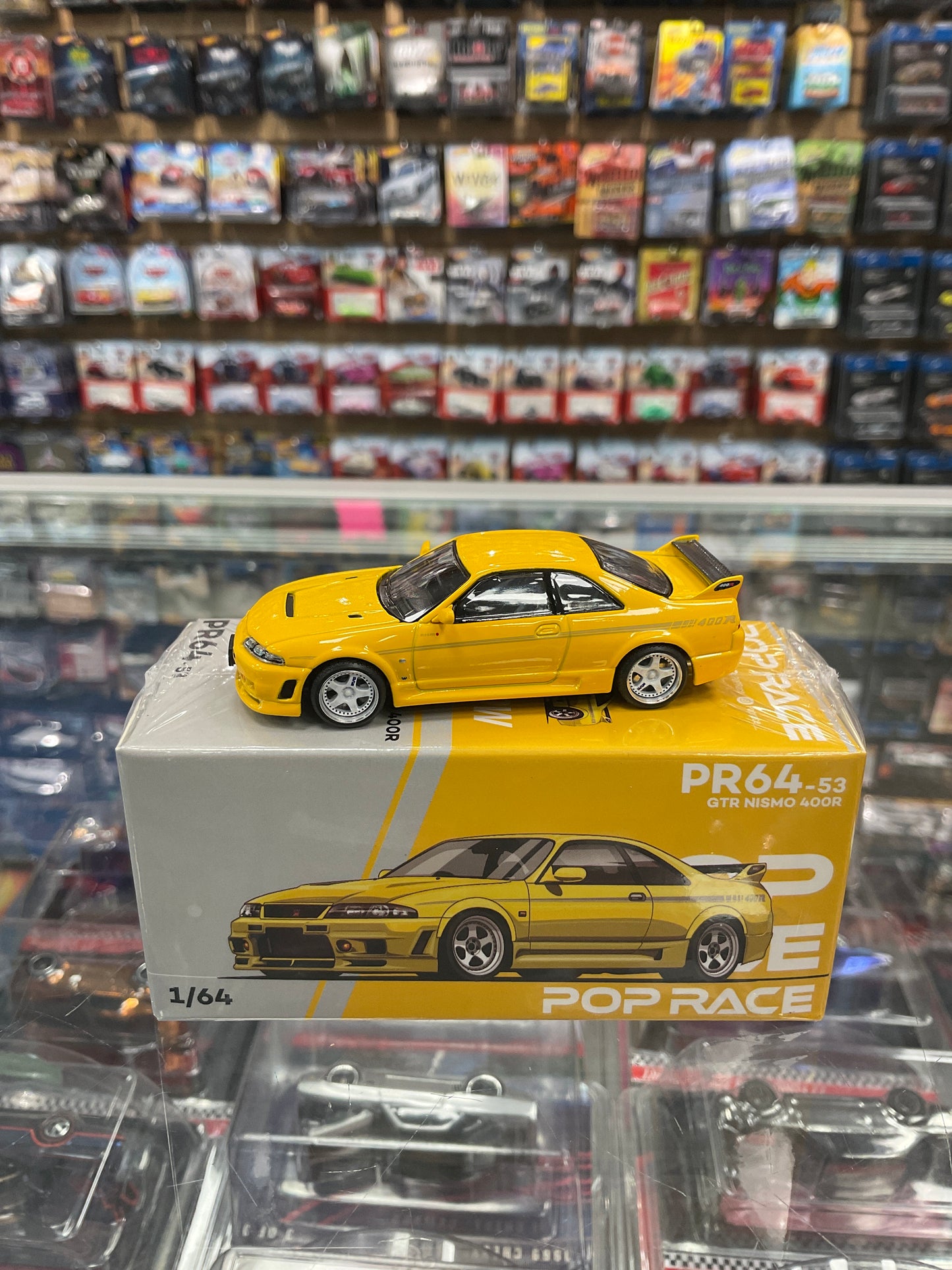 Pop Race Nissan Skyline GTR R33 Nismo 400R Yellow