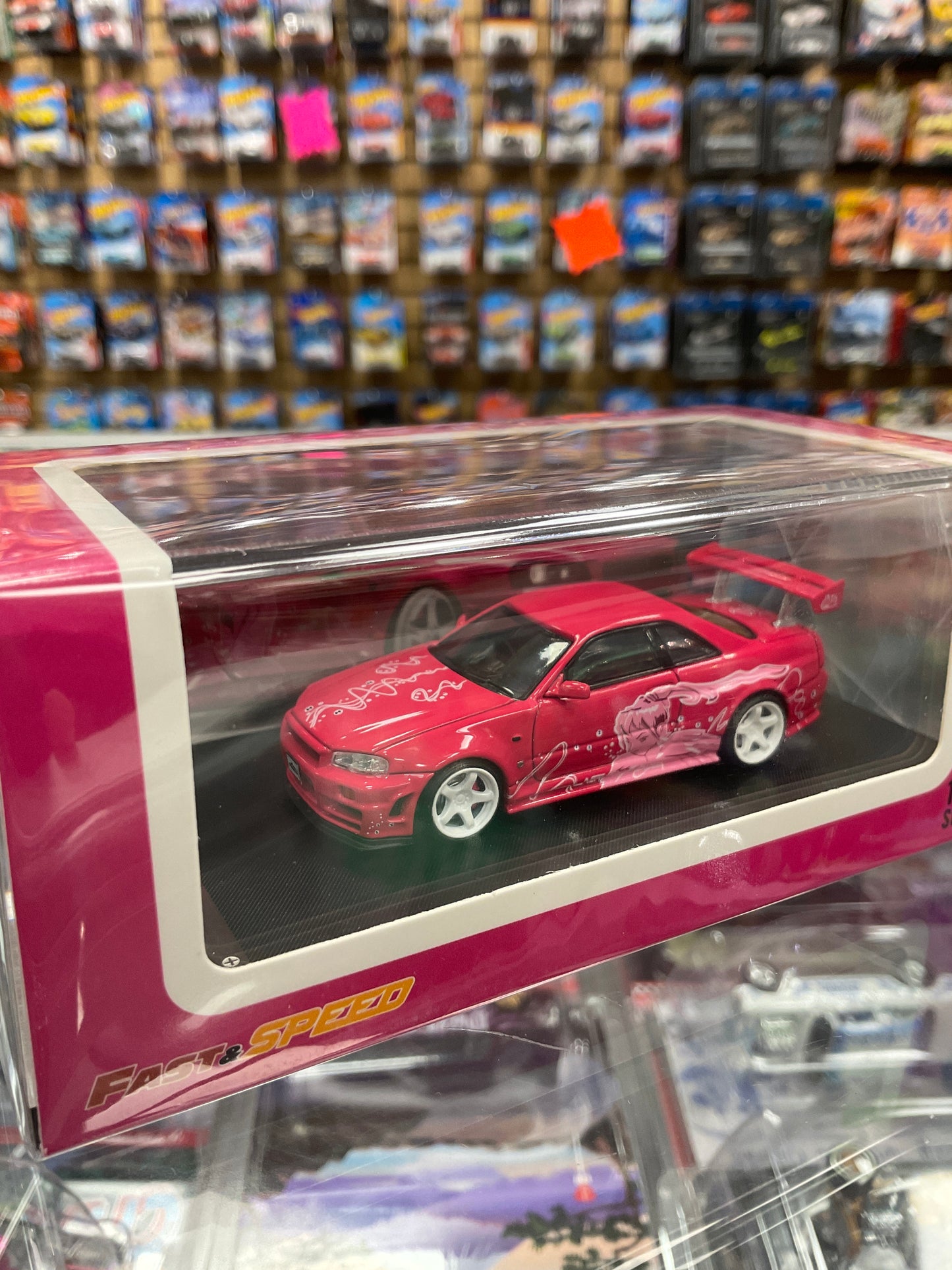 Fast & speed Nissan Skyline R34 in Pink Suki livery