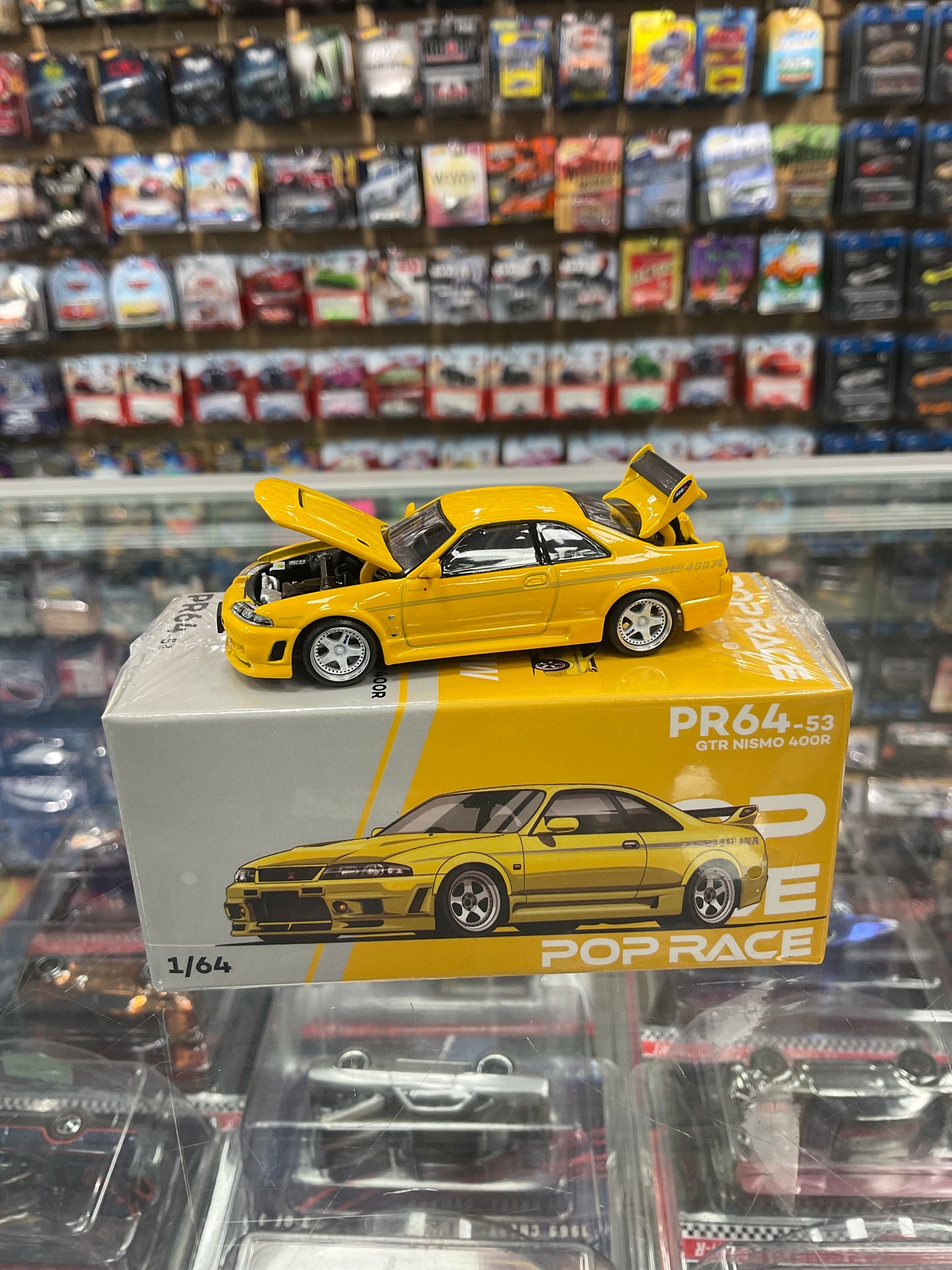 Pop Race Nissan Skyline GTR R33 Nismo 400R Yellow