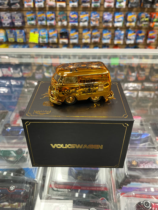 Volkswagen Gold Kool Kombi Dragon