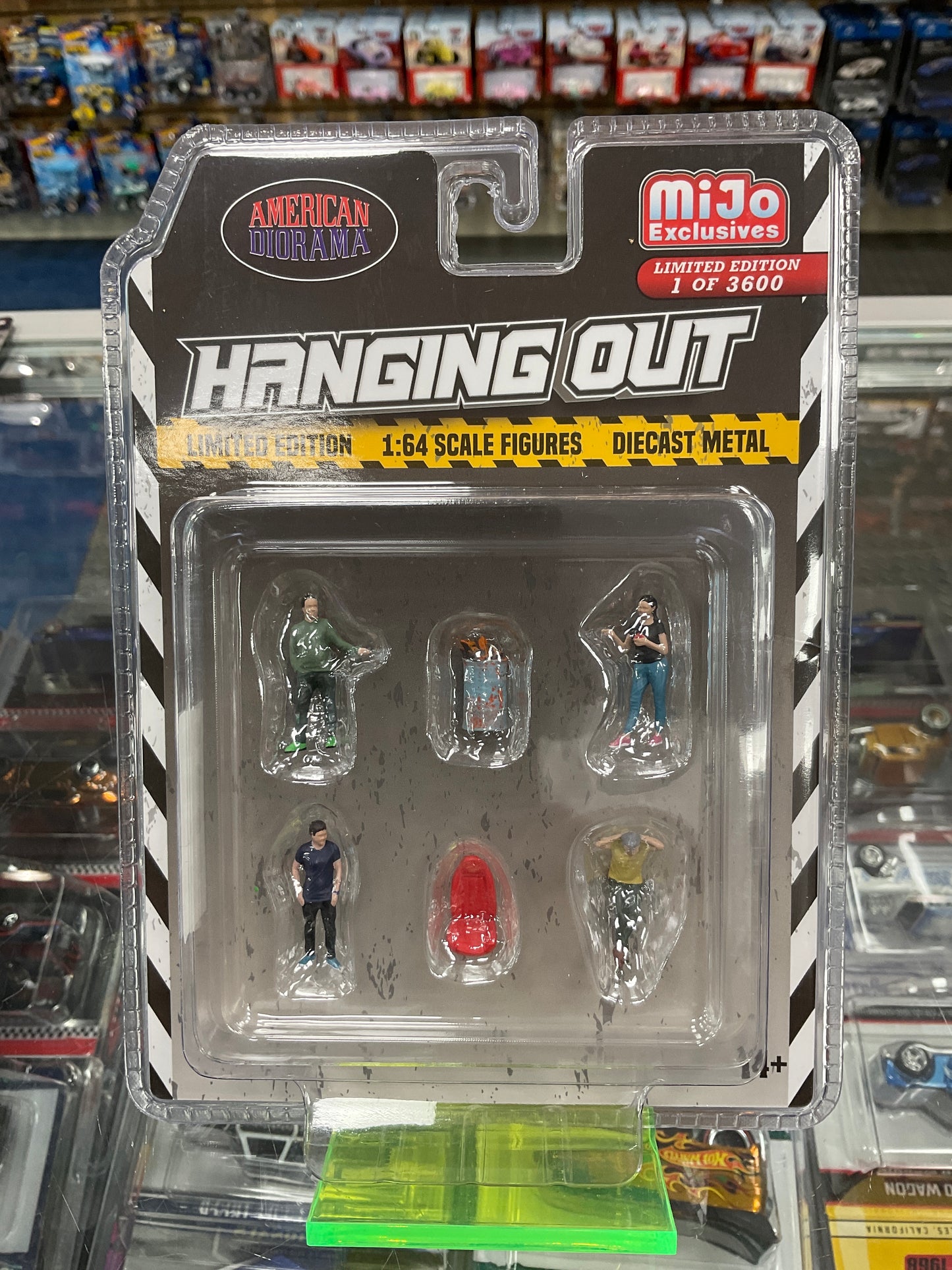 American Diorama Mijo Exclusive Hanging Out diecast 1:64 figures