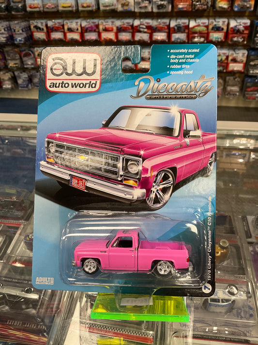 AutoWorld Chevy Silverado pink diecastz exclusive