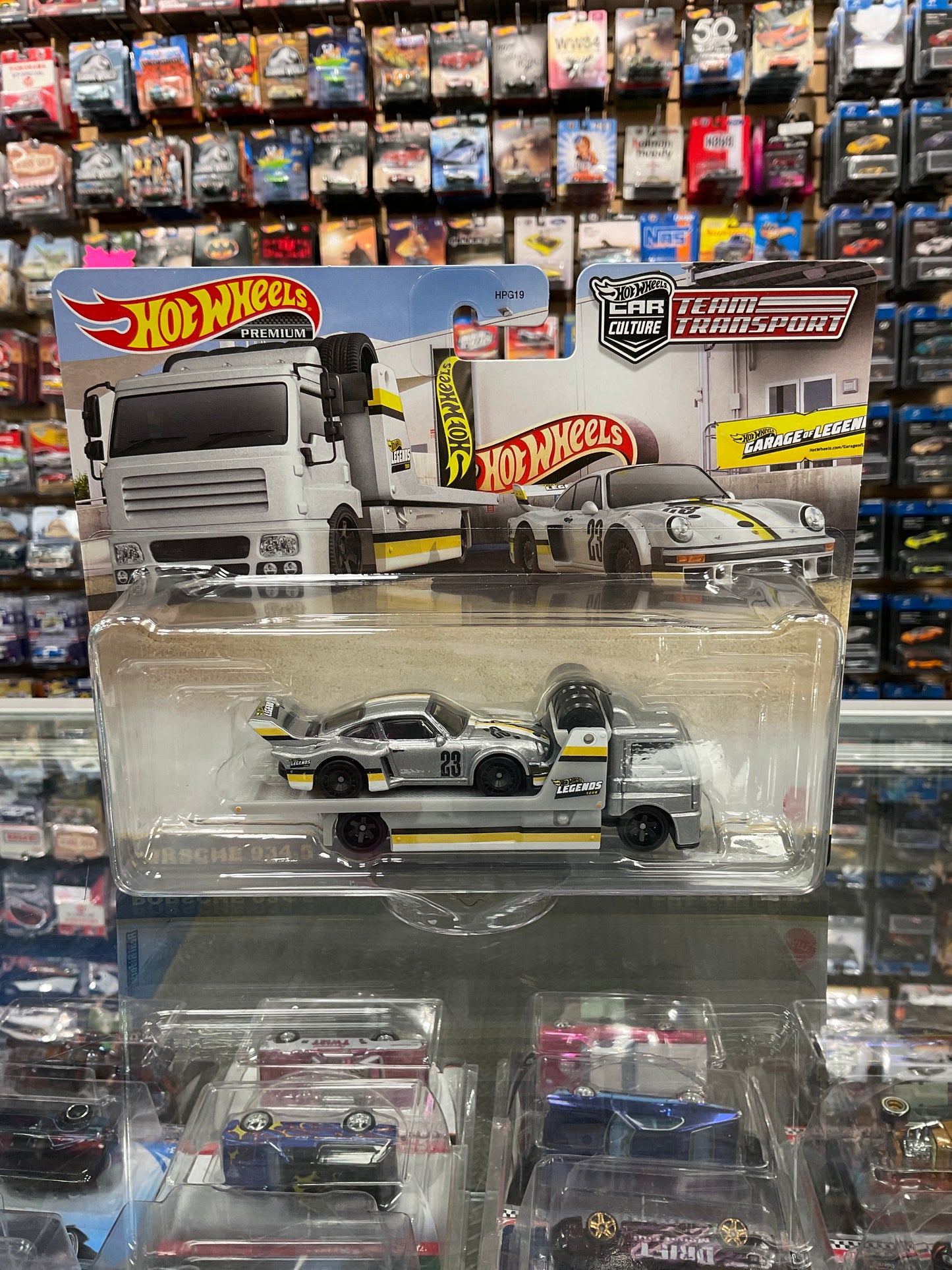 Hot wheels legends tour Porsche 934.5 team transport