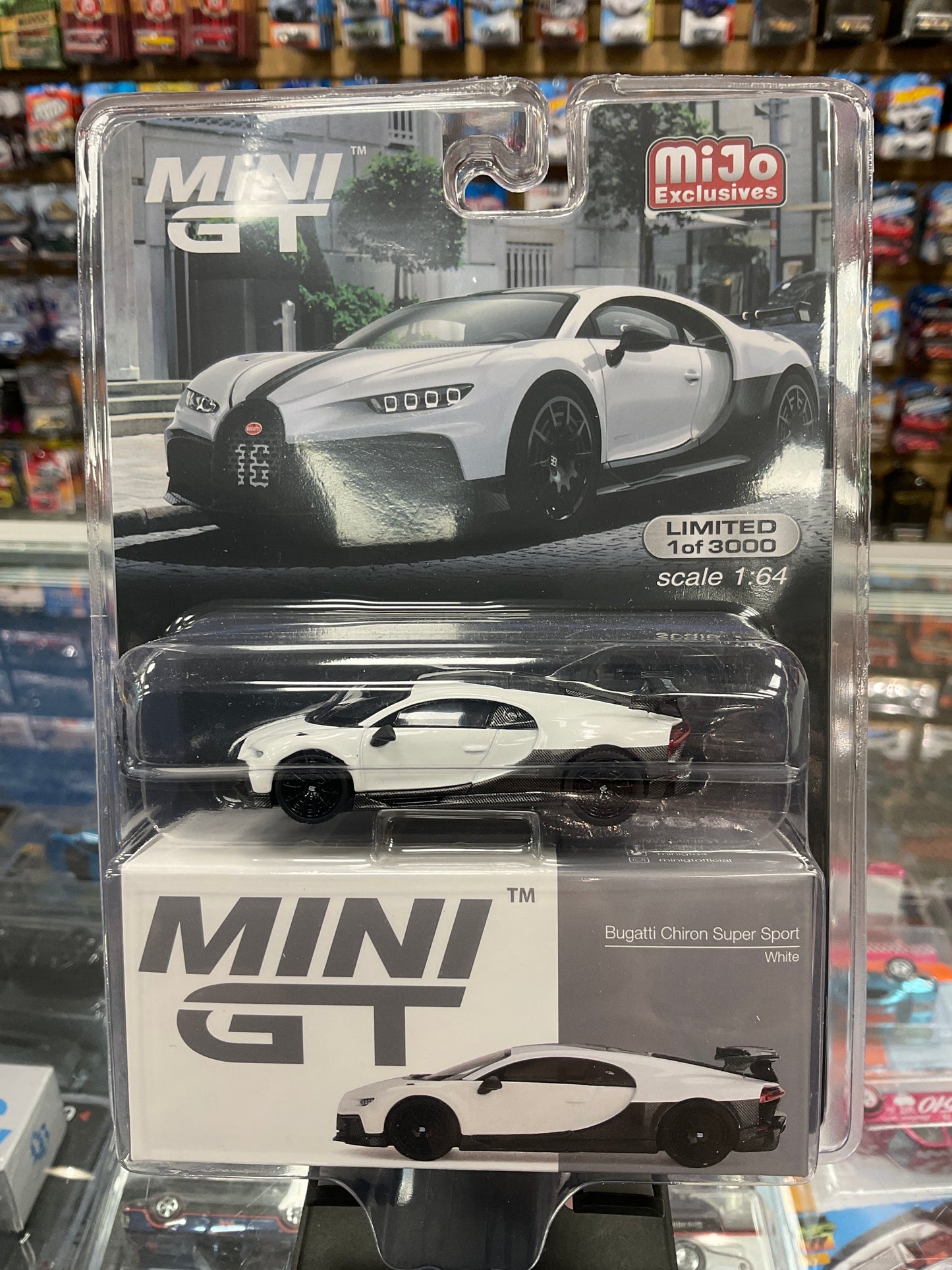 MiniGT 569 Bugatti Chiron Super Sport white